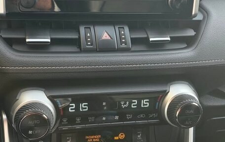 Toyota RAV4, 2020 год, 3 600 000 рублей, 13 фотография