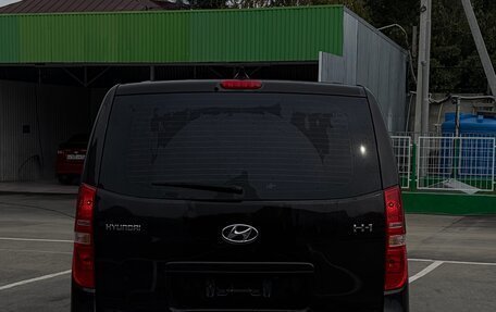Hyundai H-1 II рестайлинг, 2018 год, 2 450 000 рублей, 4 фотография