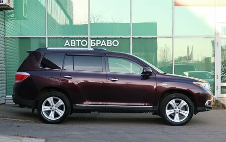 Toyota Highlander III, 2013 год, 2 900 000 рублей, 6 фотография