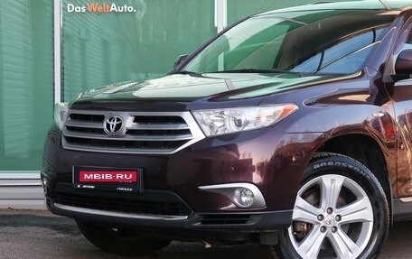 Toyota Highlander III, 2013 год, 2 900 000 рублей, 2 фотография
