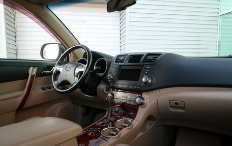 Toyota Highlander III, 2013 год, 2 900 000 рублей, 18 фотография