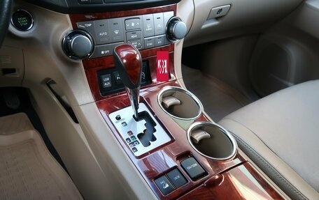 Toyota Highlander III, 2013 год, 2 900 000 рублей, 25 фотография