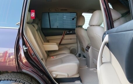 Toyota Highlander III, 2013 год, 2 900 000 рублей, 34 фотография