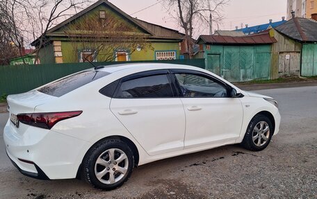 Hyundai Solaris II рестайлинг, 2017 год, 739 000 рублей, 3 фотография