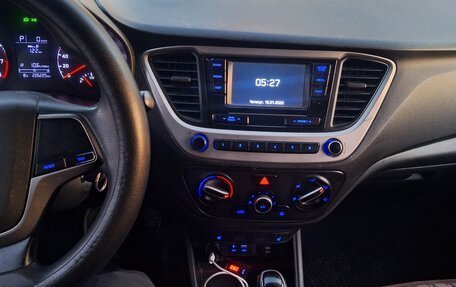 Hyundai Solaris II рестайлинг, 2017 год, 739 000 рублей, 10 фотография