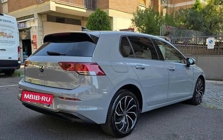 Volkswagen Golf VIII, 2023 год, 2 950 000 рублей, 6 фотография