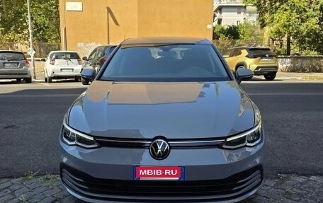 Volkswagen Golf VIII, 2023 год, 2 950 000 рублей, 2 фотография