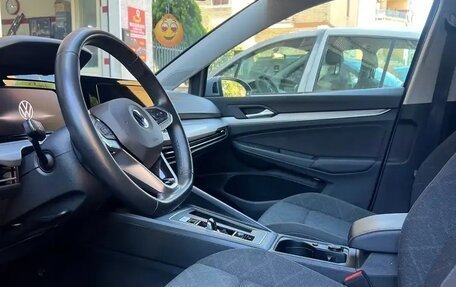 Volkswagen Golf VIII, 2023 год, 2 950 000 рублей, 9 фотография