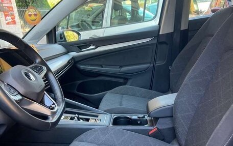Volkswagen Golf VIII, 2023 год, 2 950 000 рублей, 14 фотография
