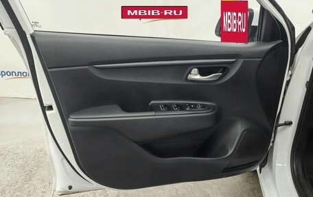 KIA Rio IV, 2021 год, 1 670 000 рублей, 9 фотография