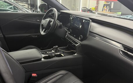 Lexus RX IV рестайлинг, 2023 год, 10 500 000 рублей, 8 фотография