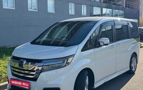 Honda Stepwgn IV рестайлинг, 2017 год, 1 935 000 рублей, 9 фотография