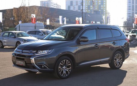 Mitsubishi Outlander III рестайлинг 3, 2017 год, 1 900 000 рублей, 2 фотография