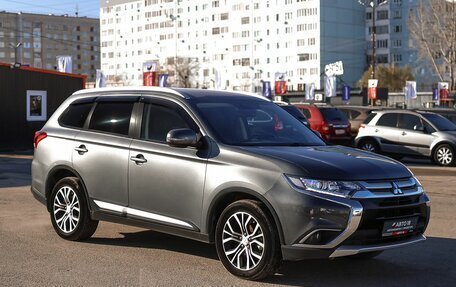 Mitsubishi Outlander III рестайлинг 3, 2017 год, 1 900 000 рублей, 4 фотография