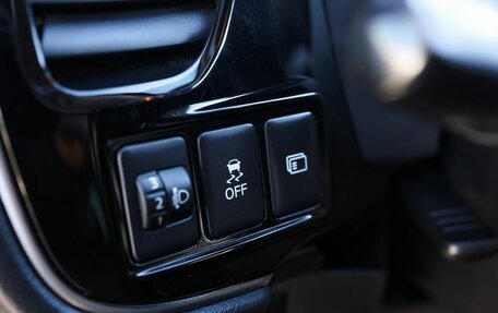 Mitsubishi Outlander III рестайлинг 3, 2017 год, 1 900 000 рублей, 15 фотография
