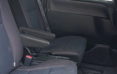 Toyota Noah III, 2015 год, 1 800 000 рублей, 8 фотография