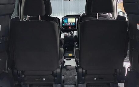 Toyota Noah III, 2015 год, 1 800 000 рублей, 7 фотография