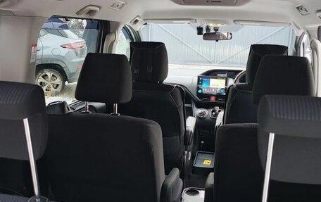 Toyota Noah III, 2015 год, 1 800 000 рублей, 10 фотография