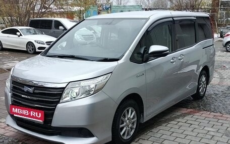 Toyota Noah III, 2015 год, 1 800 000 рублей, 15 фотография