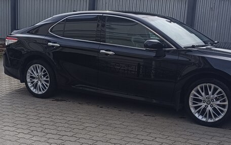 Toyota Camry, 2020 год, 2 950 000 рублей, 4 фотография