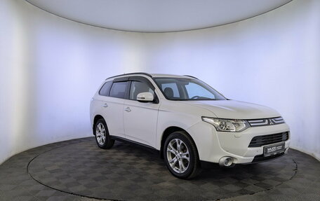 Mitsubishi Outlander III рестайлинг 3, 2012 год, 1 415 000 рублей, 3 фотография