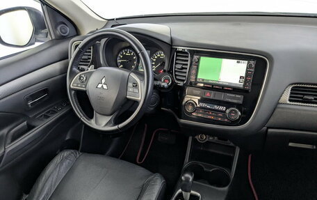Mitsubishi Outlander III рестайлинг 3, 2012 год, 1 415 000 рублей, 29 фотография