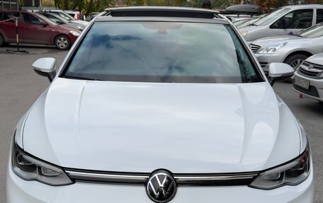 Volkswagen Golf VIII, 2022 год, 1 780 000 рублей, 2 фотография