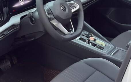 Volkswagen Golf VIII, 2022 год, 1 780 000 рублей, 6 фотография