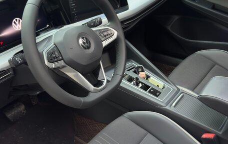 Volkswagen Golf VIII, 2022 год, 1 780 000 рублей, 7 фотография