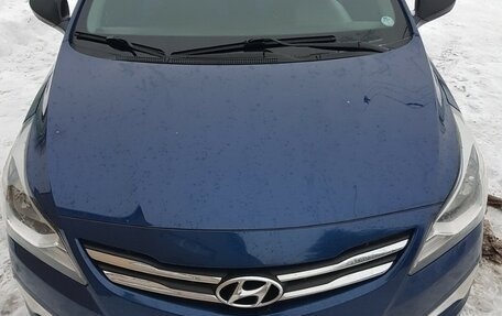Hyundai Solaris II рестайлинг, 2014 год, 900 000 рублей, 1 фотография