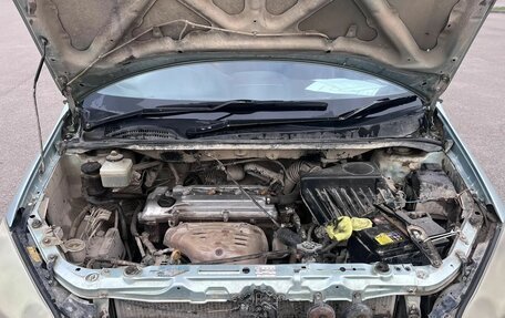 Toyota Ipsum II, 2001 год, 650 000 рублей, 11 фотография
