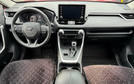 Toyota RAV4, 2021 год, 3 050 000 рублей, 3 фотография