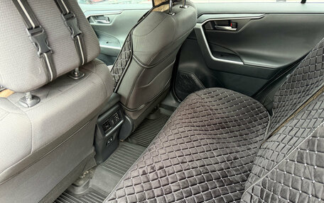 Toyota RAV4, 2021 год, 3 050 000 рублей, 11 фотография