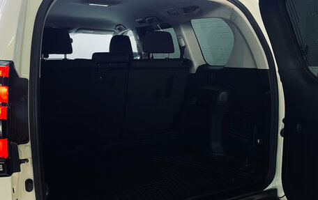 Toyota Land Cruiser Prado 150 рестайлинг, 2018 год, 5 100 000 рублей, 23 фотография