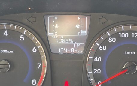 Hyundai Solaris II рестайлинг, 2014 год, 900 000 рублей, 7 фотография