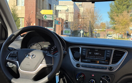 Hyundai Solaris II рестайлинг, 2020 год, 1 650 000 рублей, 12 фотография
