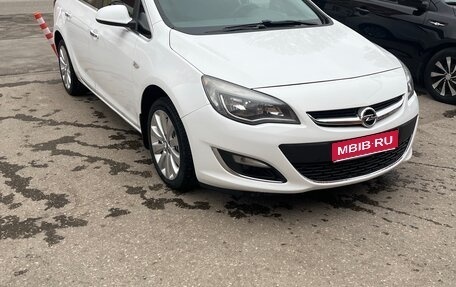 Opel Astra J, 2013 год, 790 000 рублей, 1 фотография