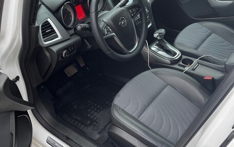 Opel Astra J, 2013 год, 790 000 рублей, 3 фотография