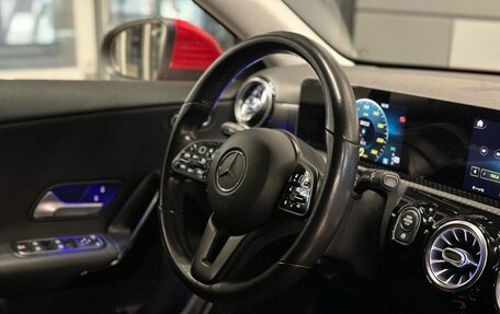 Mercedes-Benz A-Класс, 2019 год, 2 390 000 рублей, 11 фотография