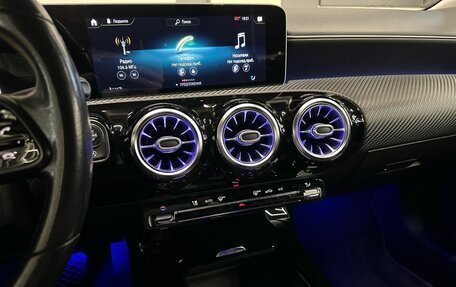 Mercedes-Benz A-Класс, 2019 год, 2 390 000 рублей, 13 фотография