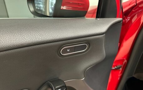 Mercedes-Benz A-Класс, 2019 год, 2 390 000 рублей, 14 фотография