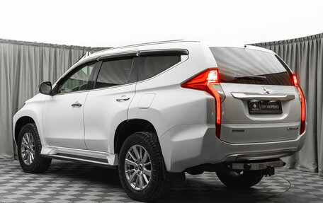 Mitsubishi Pajero Sport III рестайлинг, 2018 год, 3 380 000 рублей, 4 фотография