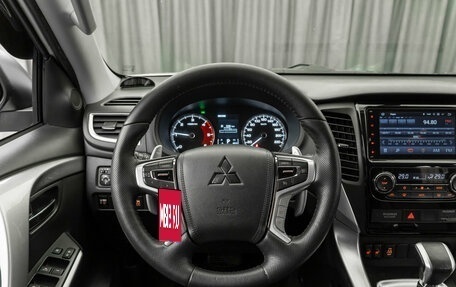 Mitsubishi Pajero Sport III рестайлинг, 2018 год, 3 380 000 рублей, 10 фотография