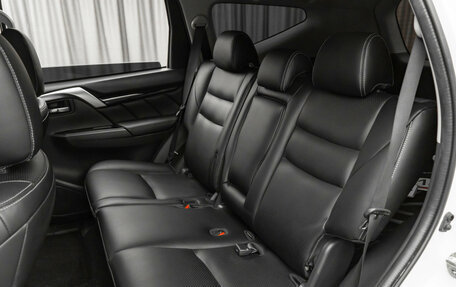Mitsubishi Pajero Sport III рестайлинг, 2018 год, 3 380 000 рублей, 18 фотография