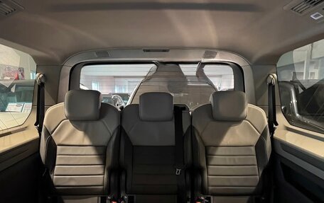 Volkswagen Multivan, 2023 год, 5 650 000 рублей, 6 фотография