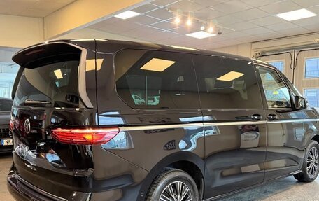 Volkswagen Multivan, 2023 год, 5 650 000 рублей, 24 фотография