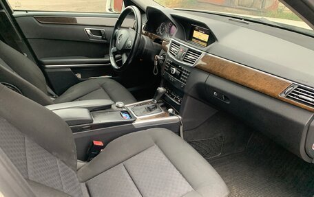 Mercedes-Benz E-Класс, 2010 год, 1 320 000 рублей, 10 фотография