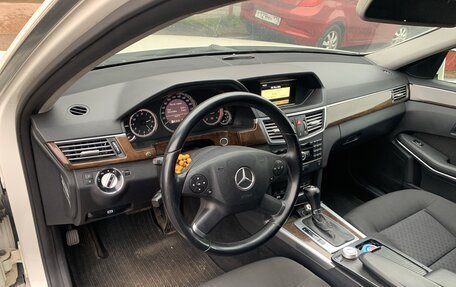 Mercedes-Benz E-Класс, 2010 год, 1 320 000 рублей, 11 фотография