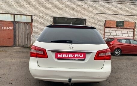 Mercedes-Benz E-Класс, 2010 год, 1 320 000 рублей, 5 фотография