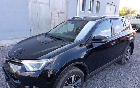 Toyota RAV4, 2017 год, 2 250 000 рублей, 2 фотография